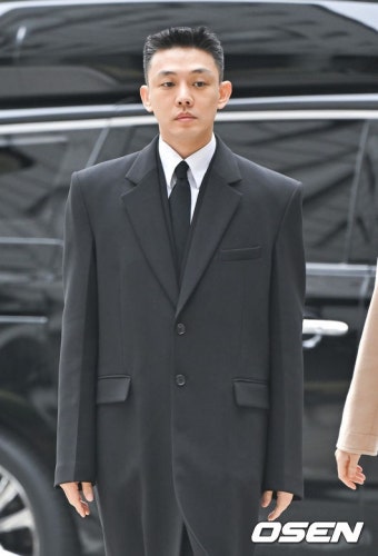 유아인, 오늘(7일) 부친상..슬픔 속 빈소 지켜::스포탈코리아 유아인, 오늘(7일) 부친상..슬픔 속 빈소 지켜