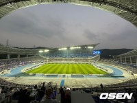 용인에서 울려 퍼진 “나의 사랑 나의 수원~” 지지대더비 승자는 수원 [오!쎈 용인]::스포탈코리아 용인에서 울려 퍼진 “나의 사랑 나의 수원... 