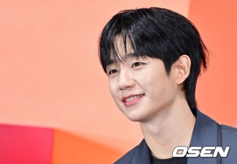 [사진]정해인, 내 주변에는 없는 '엄마친구아들'::스포탈코리아 [사진]정해인, 내 주변에는 없는 '엄마친구아들'