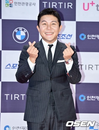 조세호 결혼식, 축의금 세다 밤샐 판…유재석·지드래곤→이승기이다인 총출동 [종합]::스포탈코리아 조세호 결혼식, 축의금 세다 밤샐 판...