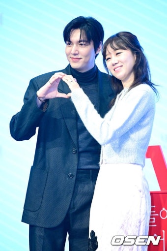 [사진]이민호-공효진, '우주에서 함께'::스포탈코리아 [사진]이민호-공효진, '우주에서 함께'