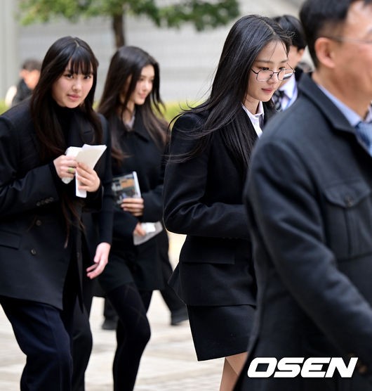 뉴진스 멤버들의 활동 금지 판정, 양측 갈등 해소 희망적 전망