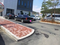 내가 일 다보고 나갈때까지 아무도 못나가 | 보배드림 교통사고/사건/블랙박스