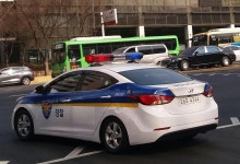 살인마 강남경찰서 4층 문이 잠겨서 1층에서 정확한 진실을 알리며 1인 | 보배드림 자유게시판