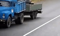 구사일생.gif | 보배드림 교통사고/사건/블랙박스