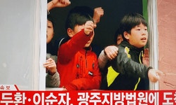현재 광주지방법원 옆에 있는 초등학교 앞 | 보배드림 유머게시판