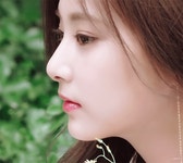 스퀘어 - 꽃과 화보 찍는 쯔위