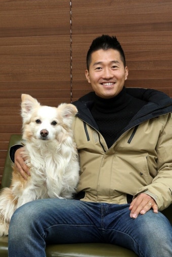 반려견 훈련사 강형욱 “강아지 훈련사라고 속이고 가서 사람을 교육하는 거죠” - 인스티즈(instiz, 音思提资) 인티포털 반려견 훈련사 강형욱...