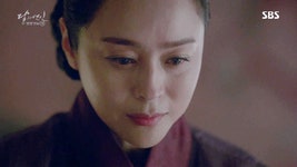 [달의연인보보경심려] 엄마 같은 존재였던 오상궁이 자기 대신... 엄마 같은 존재였던 오상궁이 자기 대신 죽는다는데 아무것도 할 수 없는 해수