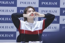 도연님 이 날 사진 좀 주세요!! - 인스티즈(instiz) 위키미키 카테고리 도연님 이 날 사진 좀 주세요!!