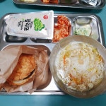 오늘 급식 소보로버거~ - 인스티즈(instiz) 맛집/음식 카테고리 오늘 급식 소보로버거~