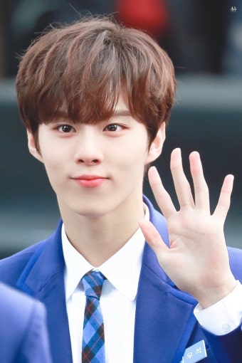 김우석 프듀때 교복 단정히 입는거 예뻤어ㅠㅠ - 인스티즈(instiz) 연예 카테고리