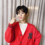 김우석한테 오버핏가디건 오버핏셔츠 입히는 코디 누구냐고 - 인스티즈(instiz) 연예 카테고리 김우석한테 오버핏가디건 오버핏셔츠 입히는... 