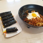 어제 먹은 볶음우동과 꼬마김밥 - 인스티즈(instiz) 맛집/음식 카테고리 어제 먹은 볶음우동과 꼬마김밥