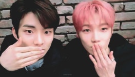 더보이즈의 98년생 찐 레알 실친 큐와 뉴.gif - 인스티즈(instiz) 연예 카테고리 더보이즈의 98년생 찐 레알 실친 큐와 뉴.gif