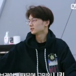 제이 안경낀거 너무 좋아 뭔가 이과선배느낌 학생회장느낌ㅜㅜㅜㅜ... 카테고리 제이 안경낀거 너무 좋아 뭔가 이과선배느낌... 