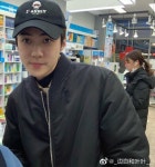 이쯤되면 세훈이한테 어...? 만 해도 사진찍어 주는거 아니가..... - 인스티즈(instiz) 익명예잡 이쯤되면 세훈이한테 어...? 만 해도 사진찍어... 