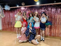 역대 활동곡 머리부터 발끝까지 풀착하고 던던댄스 추는 오마이걸... 카테고리 역대 활동곡 머리부터 발끝까지 풀착하고 던던댄스 추는 오마이걸