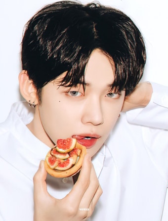 [잡담] 빅히트가 투바투 위버스콘 사진이랑 캐롤 사진으로 포카 내주면 좋겠당ㅎㅎㅎ - 인스티즈(instiz) 연예 카테고리