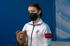 피겨 지켜보는 나 = 트루소바 지켜보는 쉐르 - 인스티즈(instiz) 연예 카테고리 피겨 지켜보는 나 = 트루소바 지켜보는 쉐르