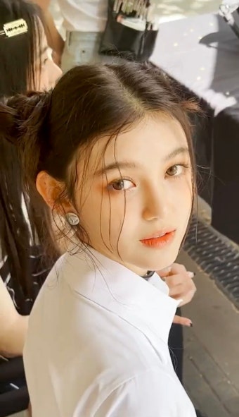 [잡담] 방금 뜬 뉴진스 틱톡에 다니엘 걍 인형임; - 인스티즈(instiz) 연예 카테고리