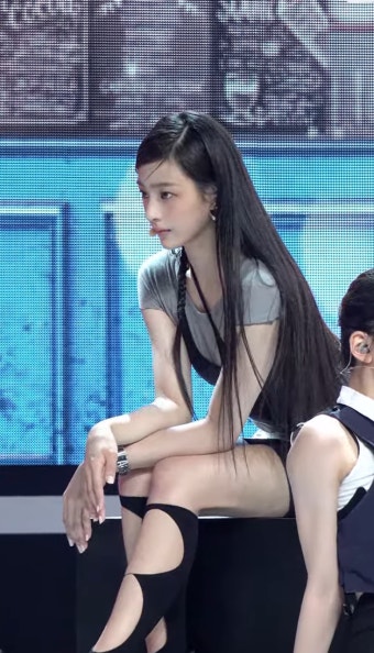 [잡담] 뉴진스 민지 되게 잘생긴거 같지 않음? - 인스티즈(instiz) 연예 카테고리