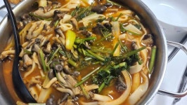 비오는날엔 버섯칼국수지 🙃 - 인스티즈(instiz) 익명잡담 카테고리 비오는날엔 버섯칼국수지 🙃