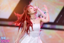 [잡담] 머리카락도 춤추는 윤경이 볼래? - 인스티즈(instiz) (K)POP/예능 카테고리 [잡담] 머리카락도 춤추는 윤경이 볼래?