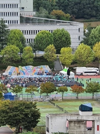 학교 수업듣는데 전국노래자랑 찍고있음ㅋㅋㅋ - 인스티즈(instiz) 익명잡담 카테고리 학교 수업듣는데 전국노래자랑 찍고있음ㅋㅋㅋ