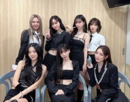 [잡담] 갓더비트 단체사진 올라왔는데 태연 ㄹㅇ 미미때 아니냐고 - 인스티즈(instiz) 연예 카테고리