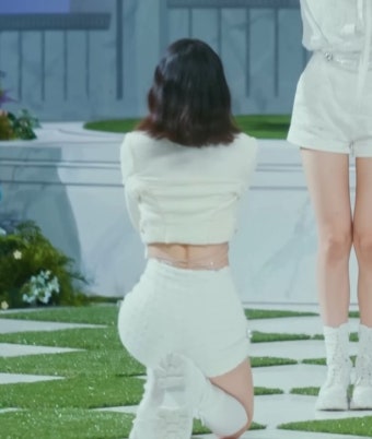 [잡담] 르세라핌 피어리스 일본버전 뮤비 보다 또 다짐했어 - 인스티즈(instiz) 연예 카테고리