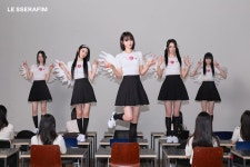 [정보/소식] 르세라핌 UNFORGIVEN 컨셉포토 비하인드 - 인스티즈... 연예 카테고리 [정보/소식] 르세라핌 UNFORGIVEN 컨셉포토 비하인드