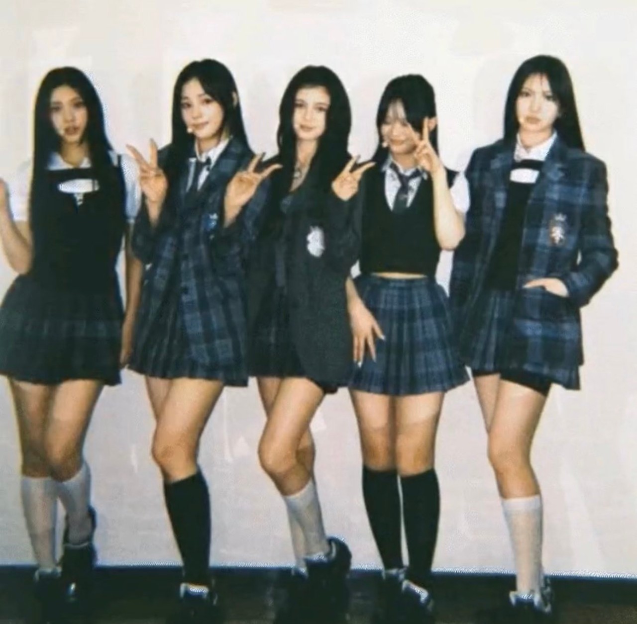 어도어-뉴진스-돌고래유괴단 갈등, 뉴진스 뮤직비디오 관련 논란 확산