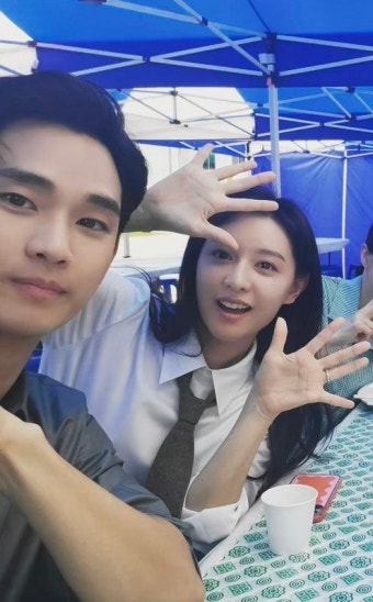 [잡담] 김수현 김지원 진짜 왜 이렇게 좋냐 - 인스티즈(instiz) 드영배 카테고리
