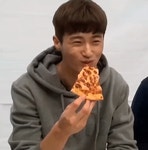 [잡담] 이제 떡볶이만 보면 변우석 생각나고 피자만 보면 변우석 생각나 - 인스티즈(instiz) 드영배 카테고리