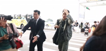 [잡담] 변우석 공항 움짤로 보니까 경호원 분들이 진짜 잘해줬네 철통보안 - 인스티즈(instiz) 드영배 카테고리