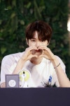 [잡담] 성찬이 어깨 에바야 - 인스티즈(instiz) 연예 카테고리