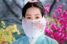 한지민 짤줍하다가 옥탑방 왕세자짤이라는데 왜 가리개? 같은거 하고있는지 아는익!! - 인스티즈(instiz) 드영배 카테고리 한지민 짤줍하다가... 