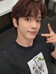 성찬이 또 셀카 폭탄으로 줬네ㅋㅋ - 인스티즈(instiz) 연예 카테고리 성찬이 또 셀카 폭탄으로 줬네ㅋㅋ
