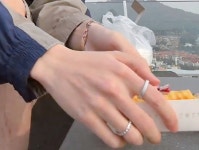 정국 손 예쁘다 - 인스티즈(instiz) 연예 카테고리 정국 손 예쁘다