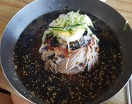 너무 맛있는데 냉면보다 덜 대중적인 막국수 - 인스티즈(instiz, 音思提资) 인티포털 [인티포털] 너무 맛있는데 냉면보다 덜 대중적인 막국수