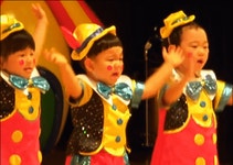 유치원 장기자랑 특징.gif - 인스티즈(instiz) 이슈 카테고리 유치원 장기자랑 특징.gif