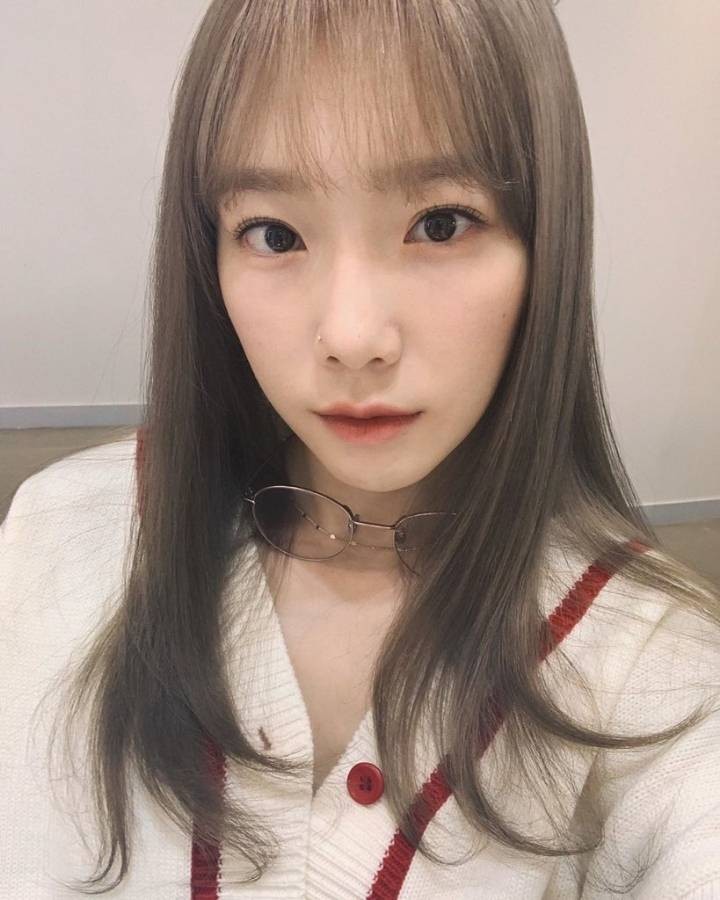 덱스와 태연, 친밀 대화 속 특별한 케미…팬들의 뜨거운 관심!