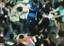 전설의 사직구장 건달 다굴 사건.gif - 인스티즈(instiz) 이슈 카테고리