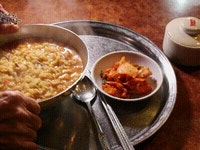 새벽에 꼭 봐야하는 한국인의 밥상 라면짤.gif - 인스티즈(instiz) 이슈 카테고리 새벽에 꼭 봐야하는 한국인의 밥상 라면짤.gif