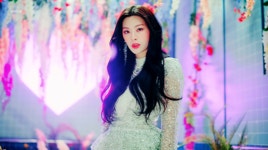 스테이씨 런투유 MV 감독픽이라는 장면 .jpg - 인스티즈(instiz) 이슈 카테고리 스테이씨 런투유 MV 감독픽이라는 장면 .jpg