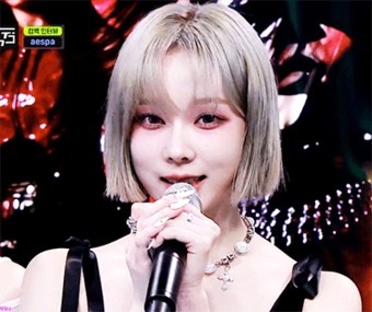이번주 엠카 에스파 카리나 윈터 미모.gif - 인스티즈(instiz) 이슈 카테고리