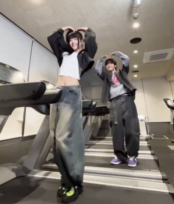 르세라핌 은채 배려해주는 bts 제이홉과 댄서들 - 인스티즈(instiz) 이슈 카테고리 르세라핌 은채 배려해주는 bts 제이홉과 댄서들