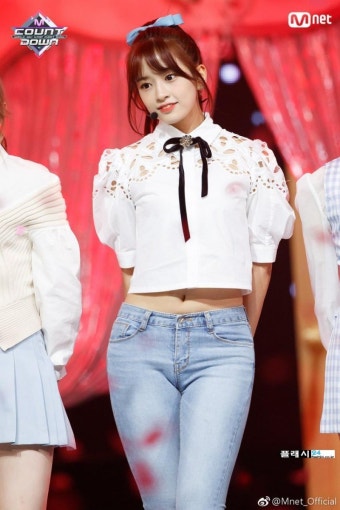 플래시24- > 연예/스포츠 > 아이브 안유진 청바지 골반