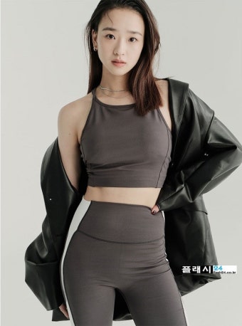 플래시24- > 연예/스포츠 > 손연재, 美친 비율 레깅스룩